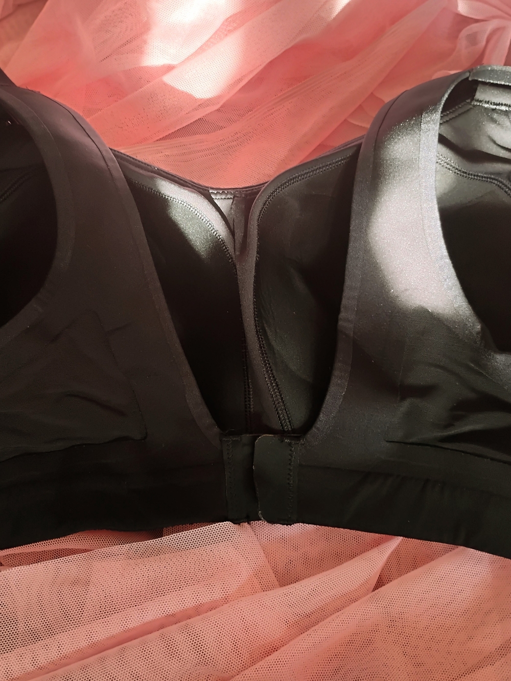 Lululemon Fine Form Black Sports Bra In Size 38C - Picture 8 of 9